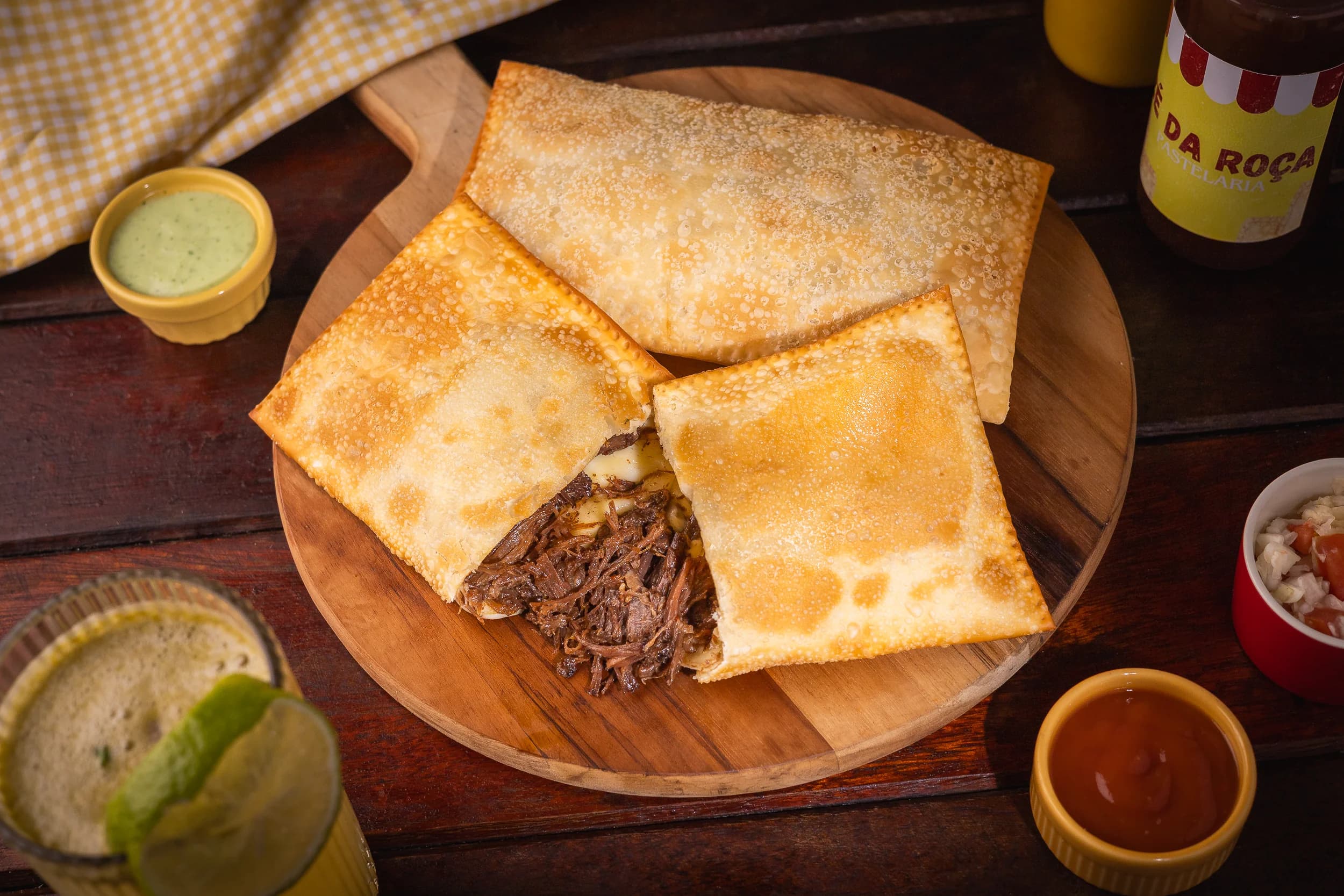 Pastel de carne maluca com queijo