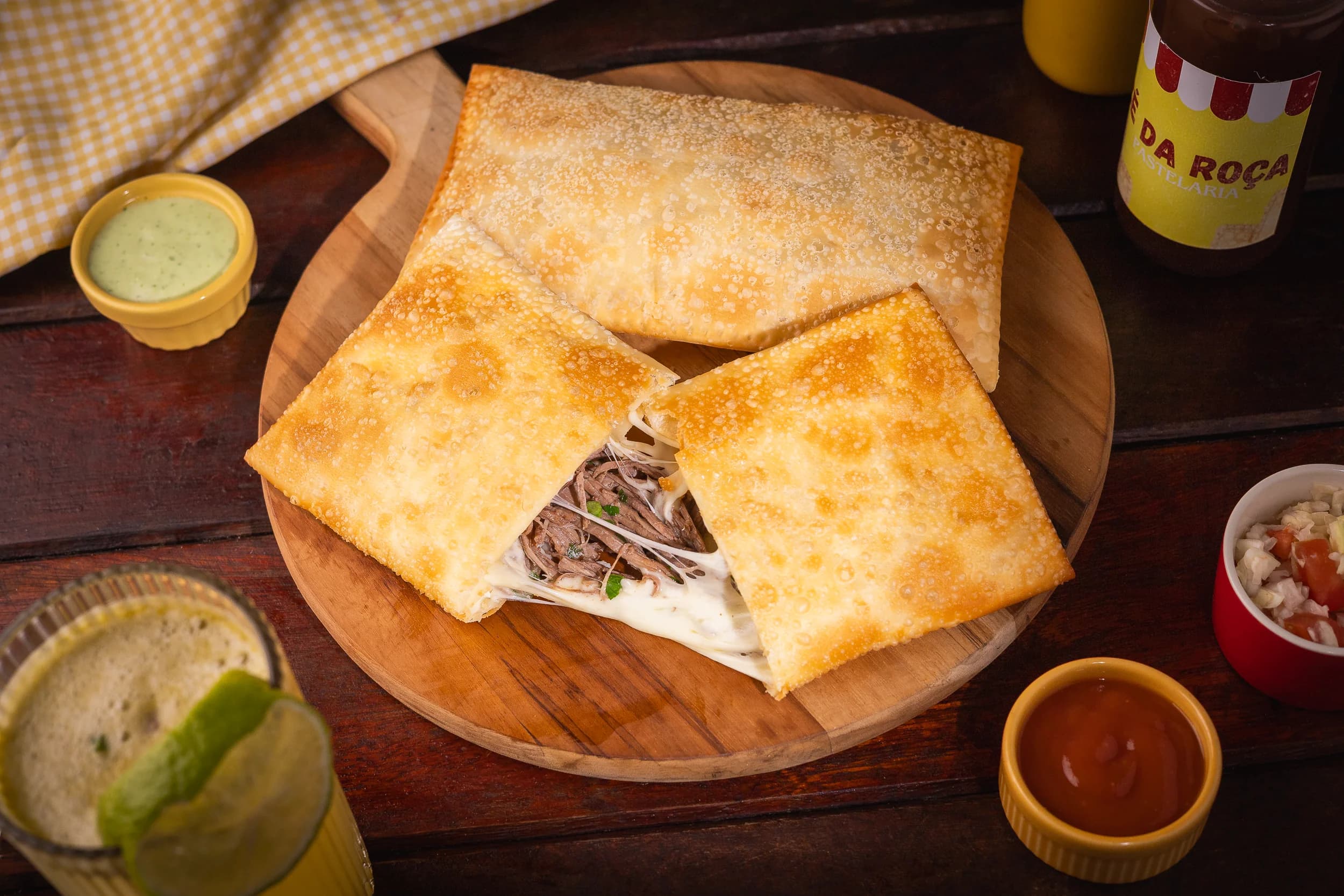 Pastel de costela com queijo