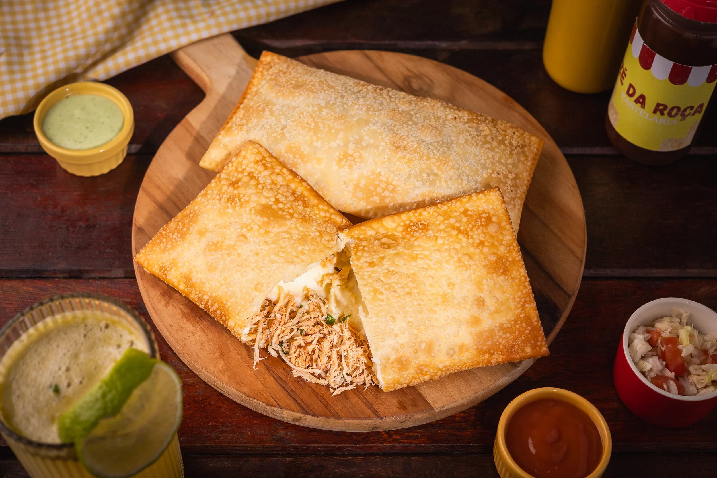Pastel de frango com catupiry