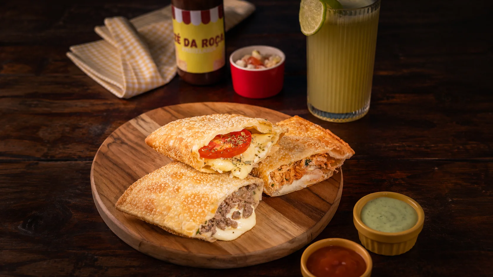 Pastel frito na hora no Zé Da Roça